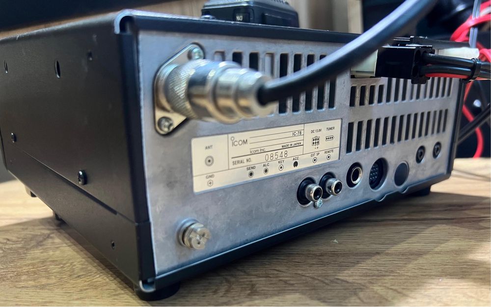 Профессиональный КВ трансивер Icom IC-78