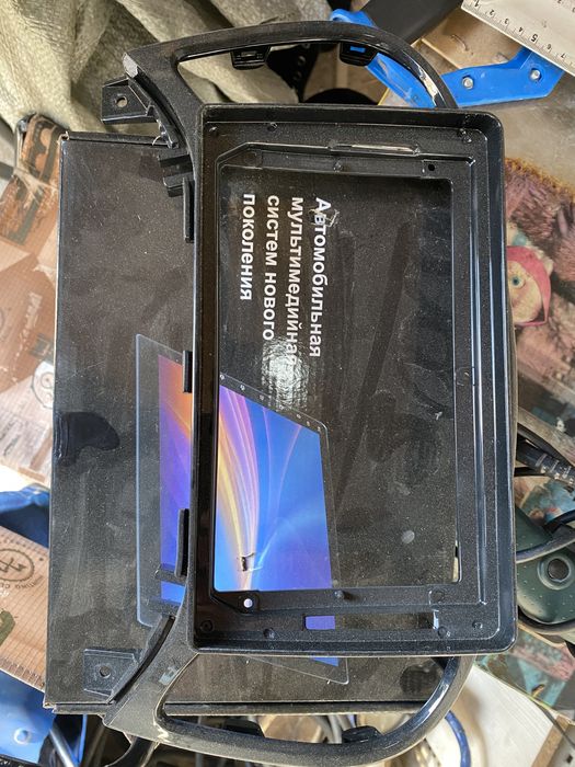 На Nissan juke полики модельные и андроид магнитола модельная с рамкой