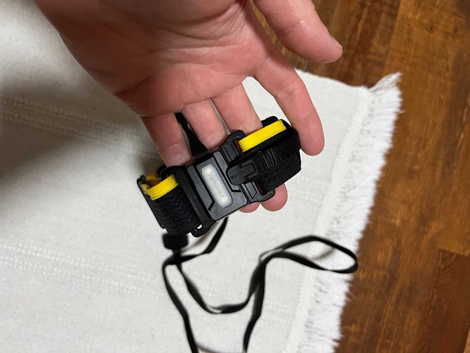 Lanterna frontala Nitecore HU2000