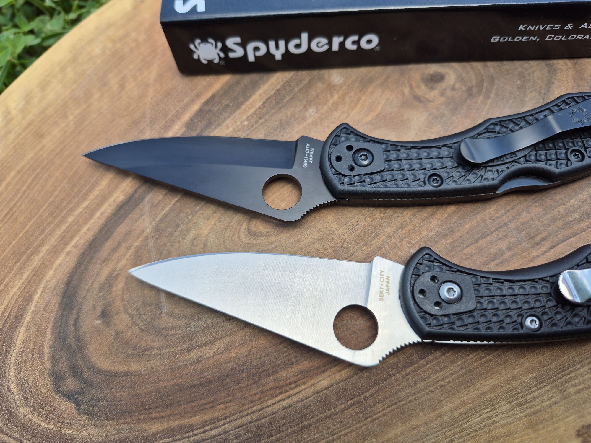 Сгъваем джобен нож Spyderco Delica 4,два цвята