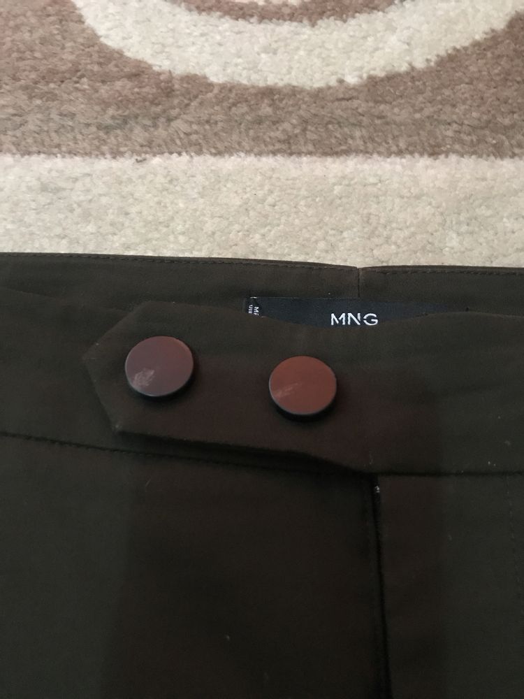 Vand pantaloni stofa mango