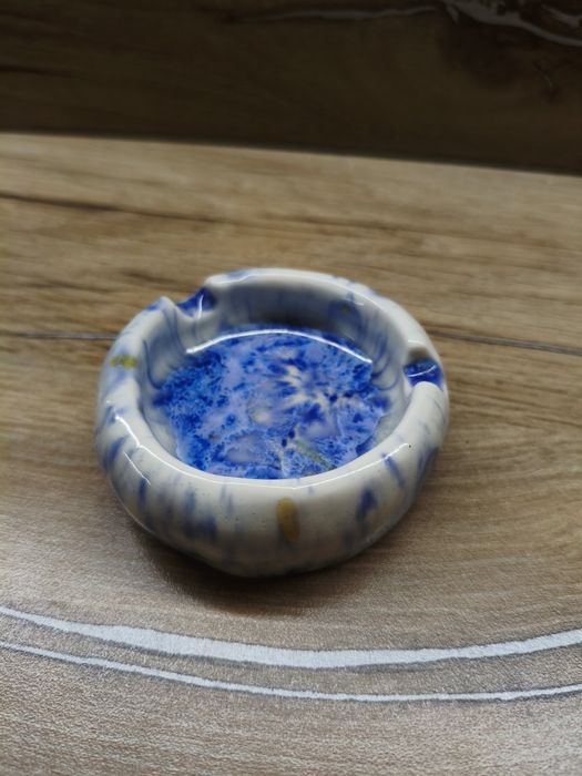 Авторская керамическая пепельница ручной росписи, ручная работа