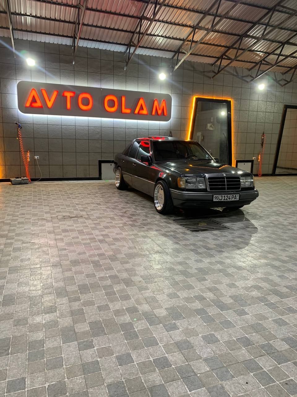Mers W124 yil 1993 zo'r xolatda