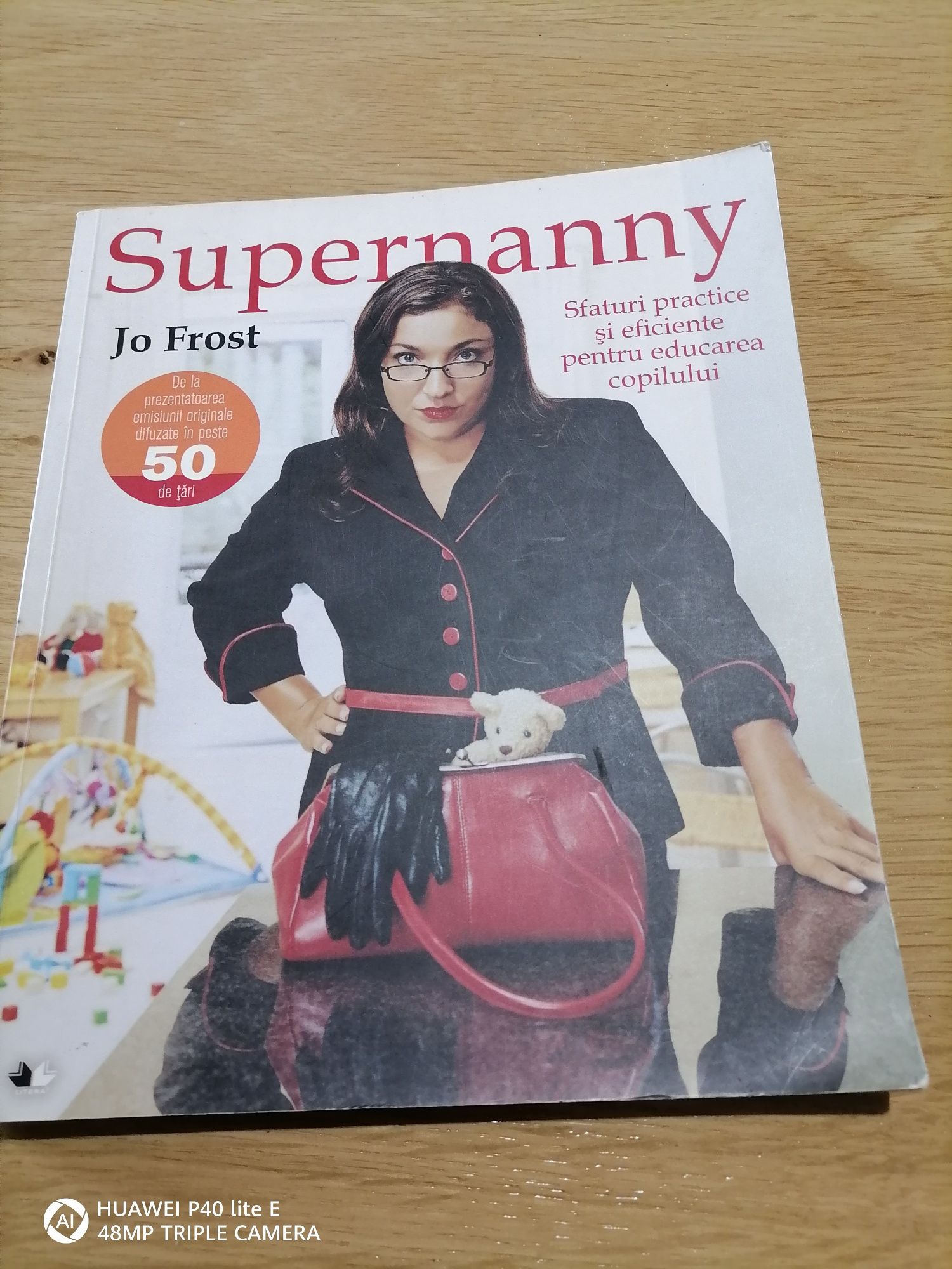 Vând carte supernanny