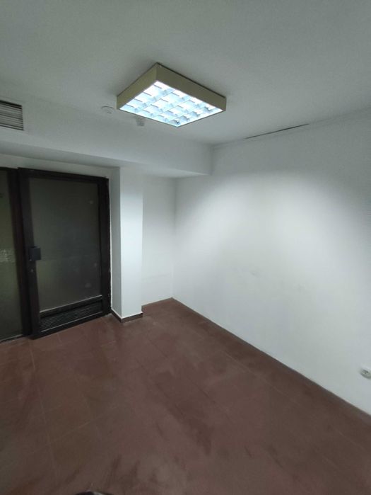 Продавам помещение в идеален център