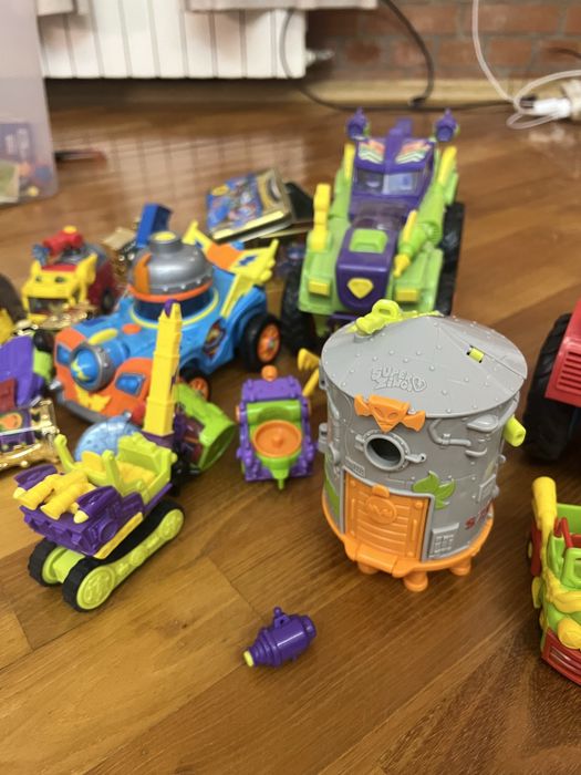 Set super zings figurine, masinute