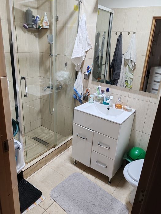 Vând apartament zona capăt cug