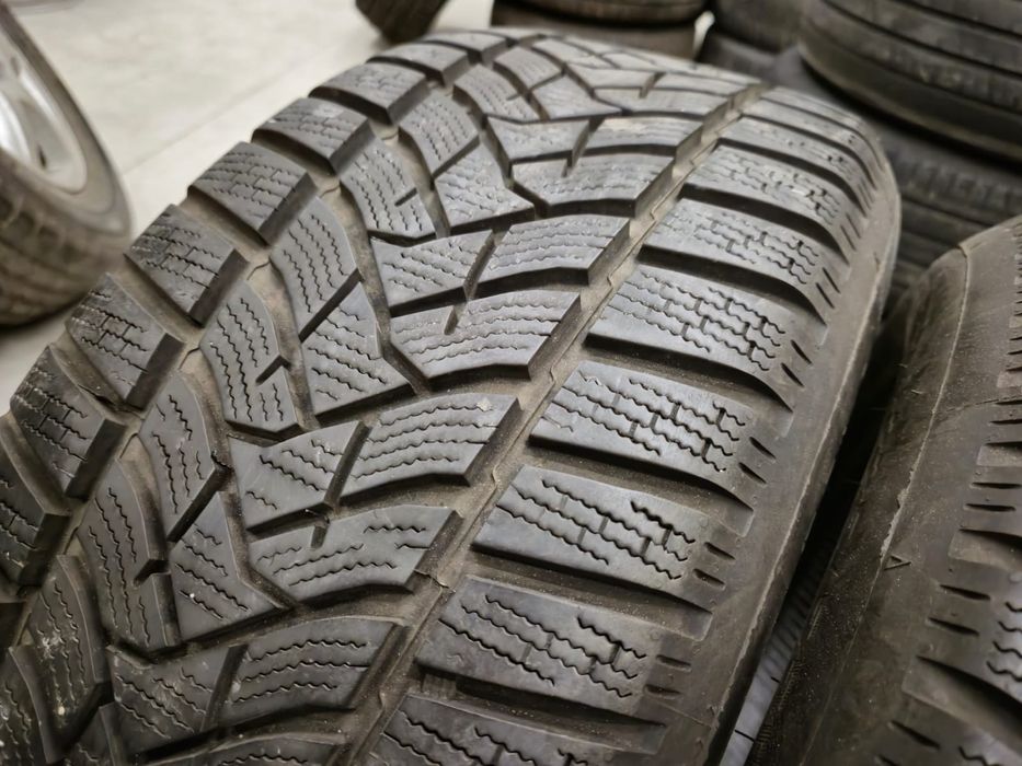 2 anvelope iarna Dunlop 225 55 17 stare foarte buna