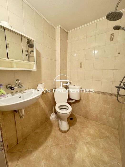 След основен ремонт! Тристаен апартамент в кв. Кършияка