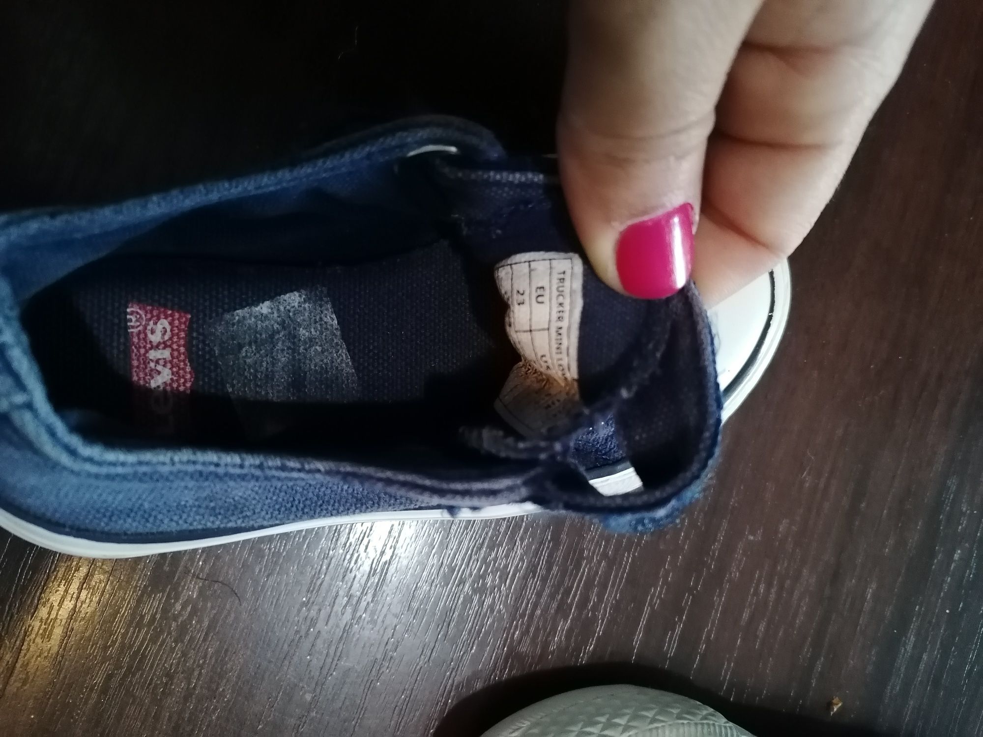 Teniși Levi's mărime 23