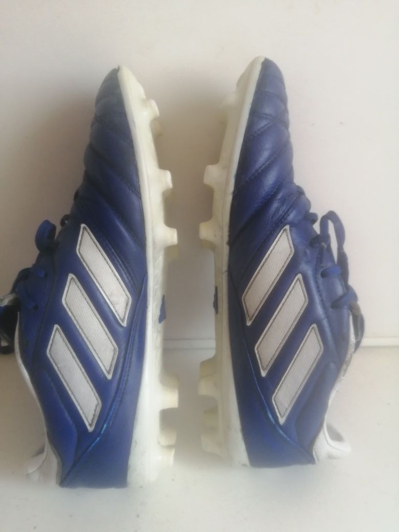 Футболни Бутонки, маркови,, Adidas.