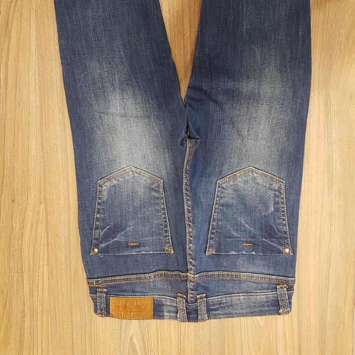 Blugi Stradivarius noi , mar. 34 , pentru fete