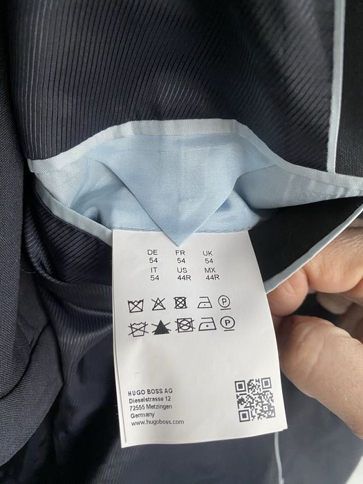 Costum BOSS lâna 100%