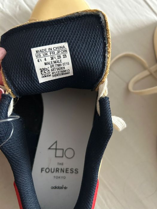 Snikersi Adidas marimea  36 2/3