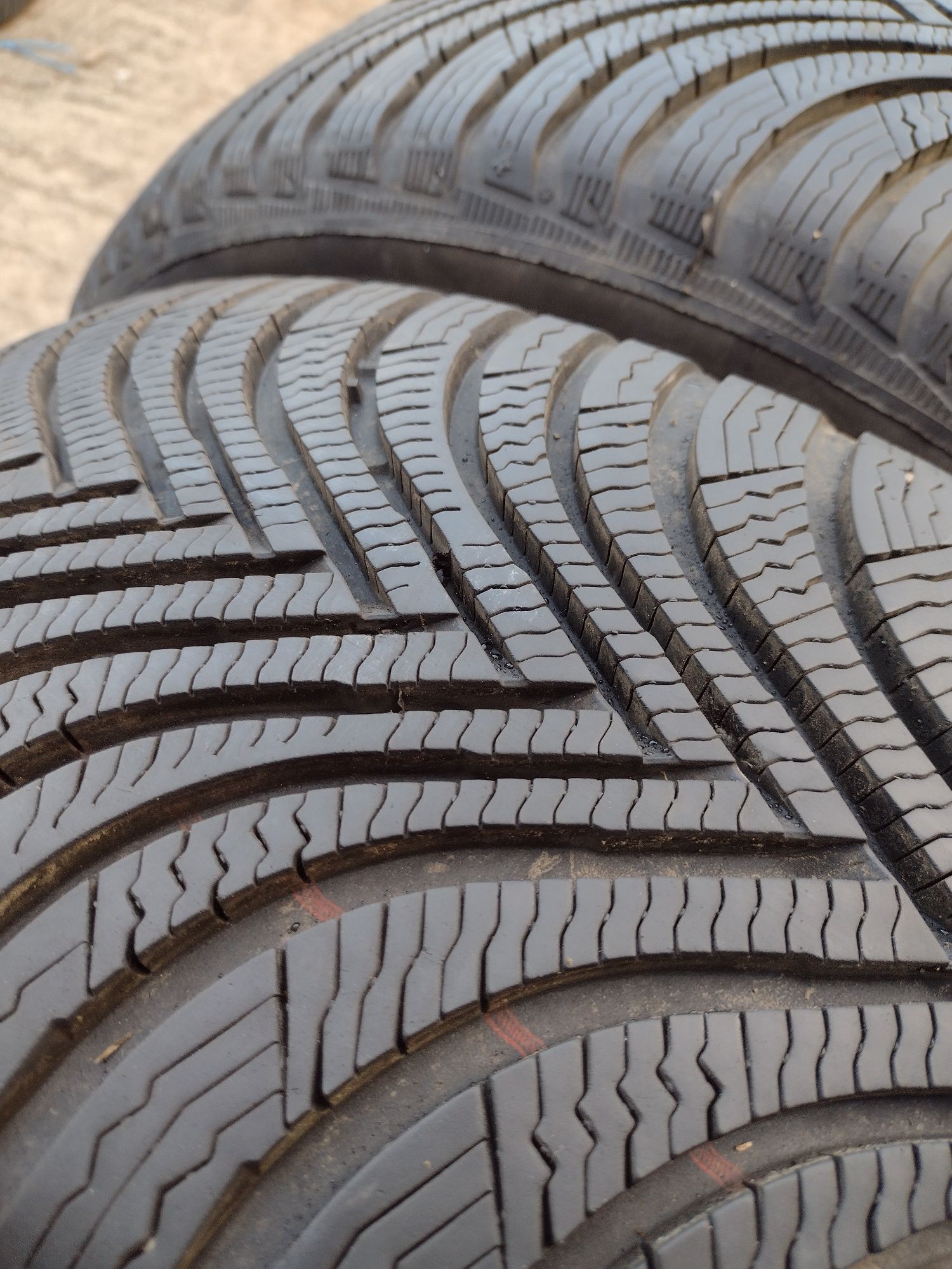 Почти нови 4бр.225/55/17 Michelin PA5 dot3417