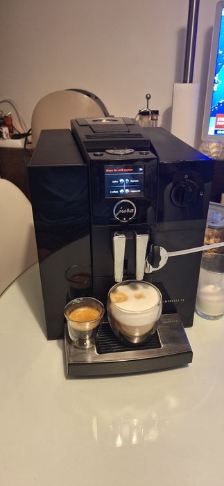 Expresor JURA Impressa F8