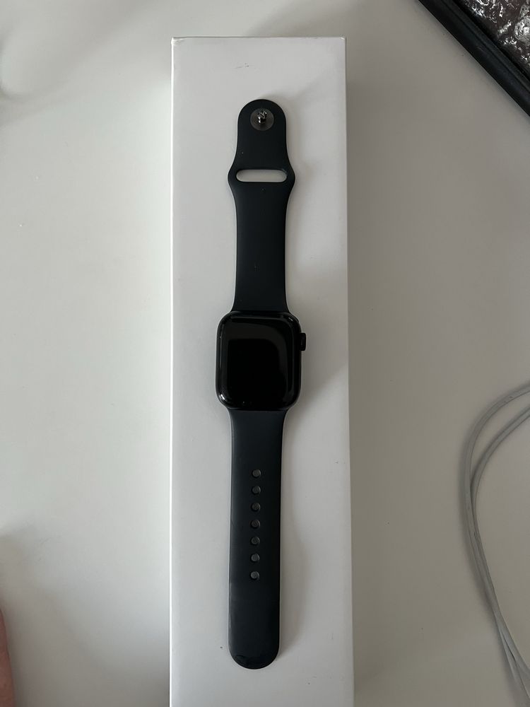 Продам смарт часы Apple Watch 8, 41 mm.