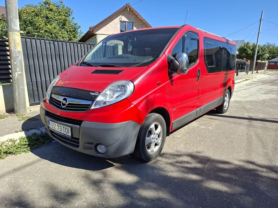 Vând Opel vivaro