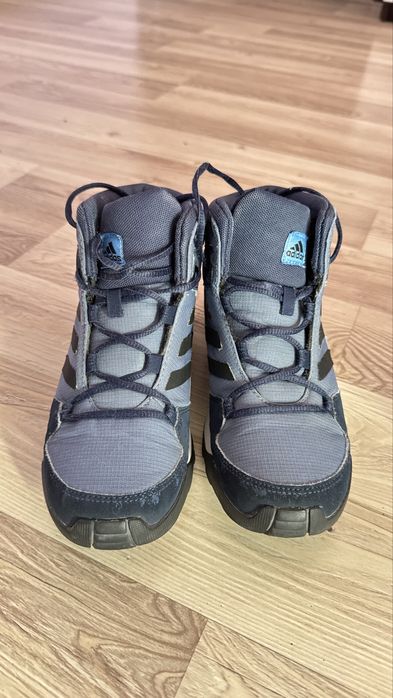 Зимни обувки Adidas Terrex - номер 33