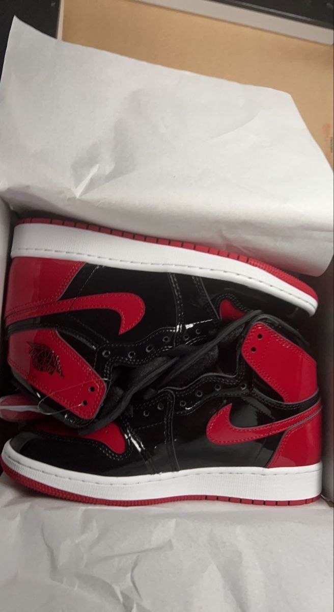 Air Jordan 1 Retro High OG Bred Patent