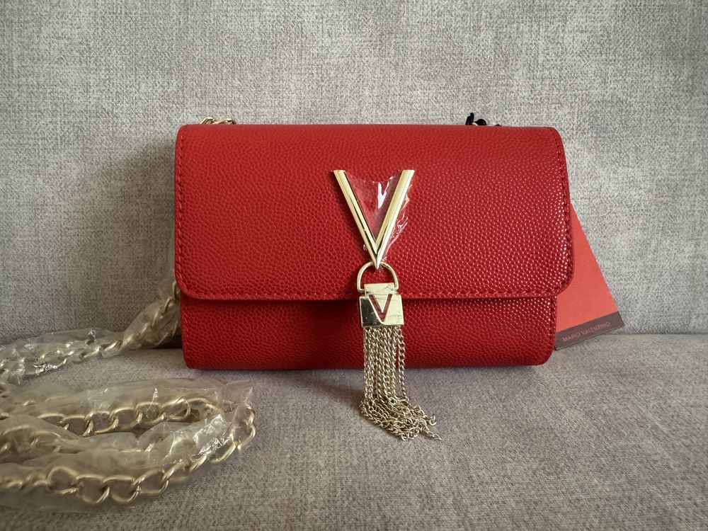 Нова чанта Valentino