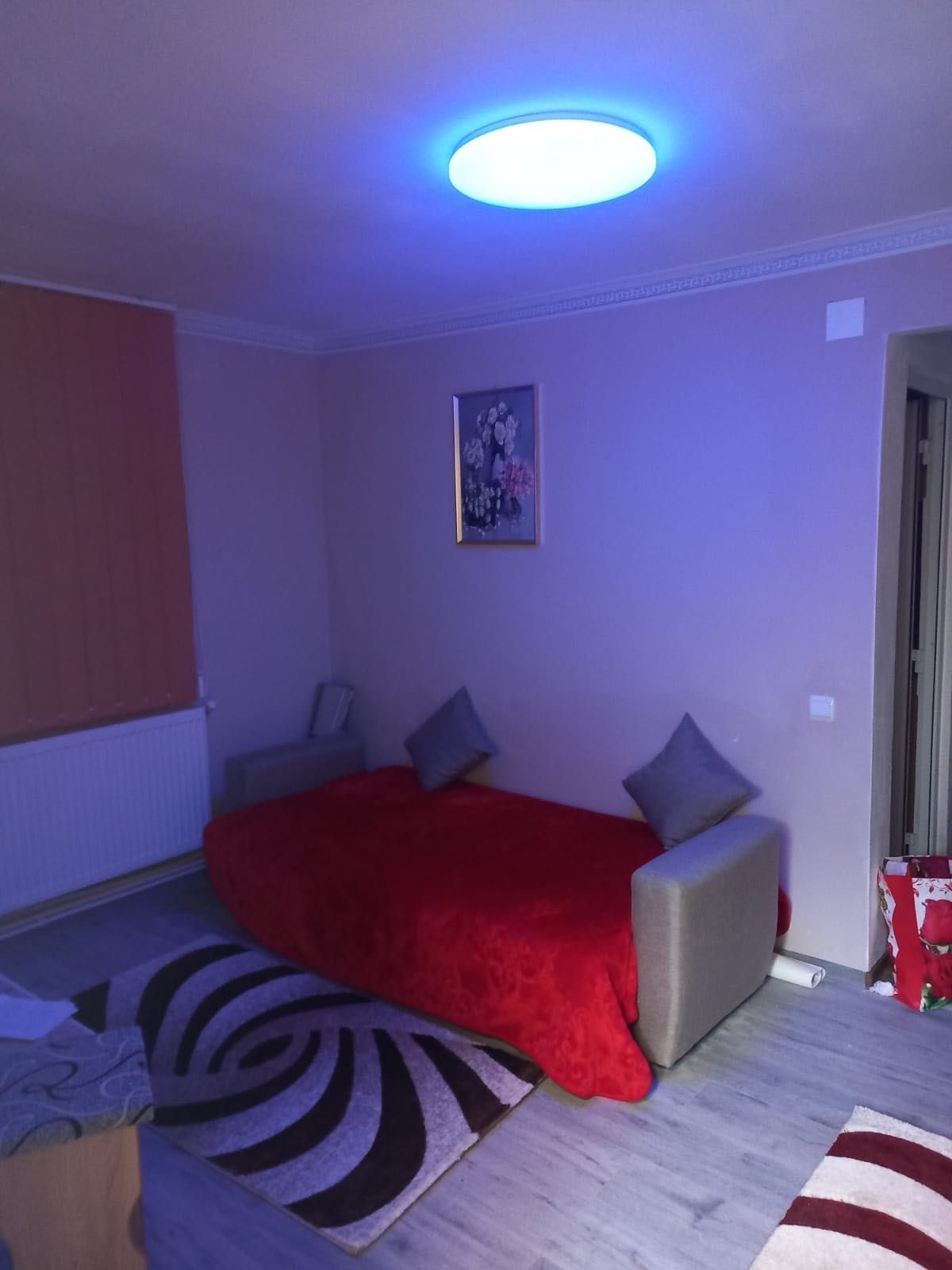 Închiriez apartament cu două camere parter în regim hotelier