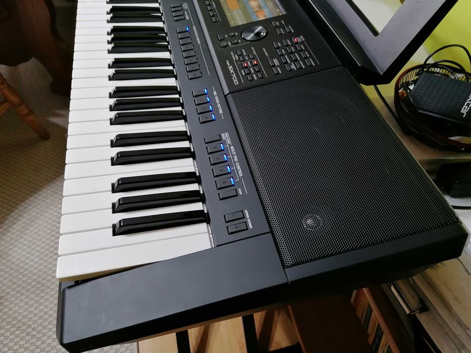 Orga Yamaha PSR-SX700 (Husa+stativ+pedala+stil/ritm)