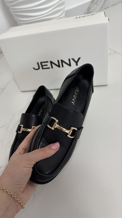 Mocasini Jenny cu accesoriu auriu