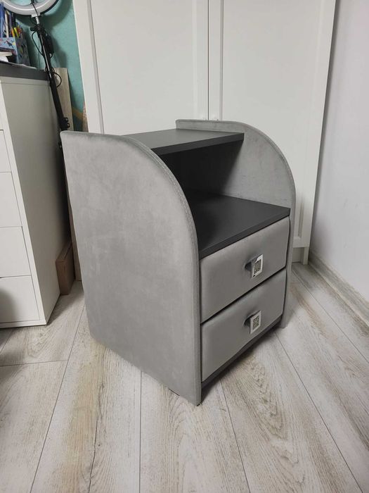 Noptieră tapițată gri catifea, 2 sertare, design modern