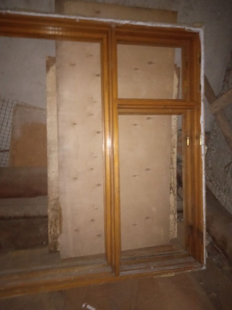 Продам окно из дерева в отличном состоянии..