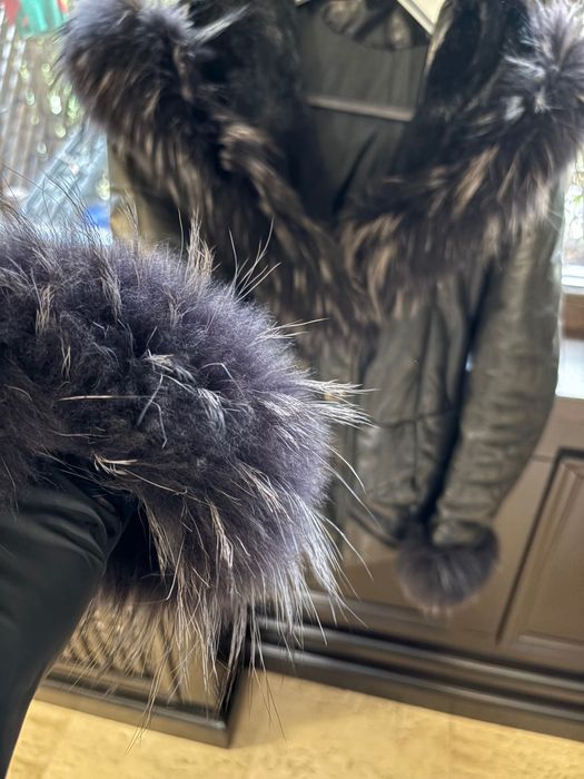 Haină din piele ușor matlasata cu blană matirala