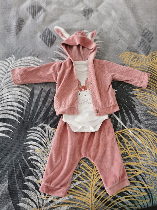 Продавам комплект за момиче