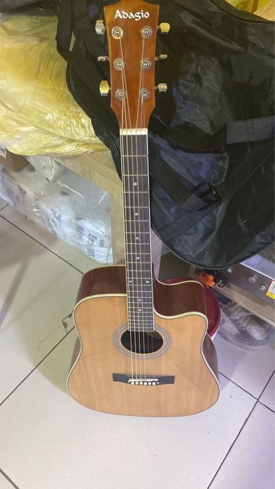 Гитара новый недавно купили