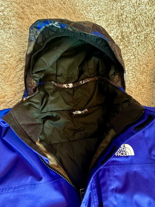 Vand geaca originala The Northface pentru adolescenti 13-14 ani