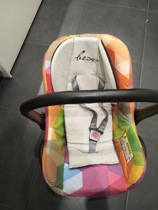 Детски играчки и бебешко кошче