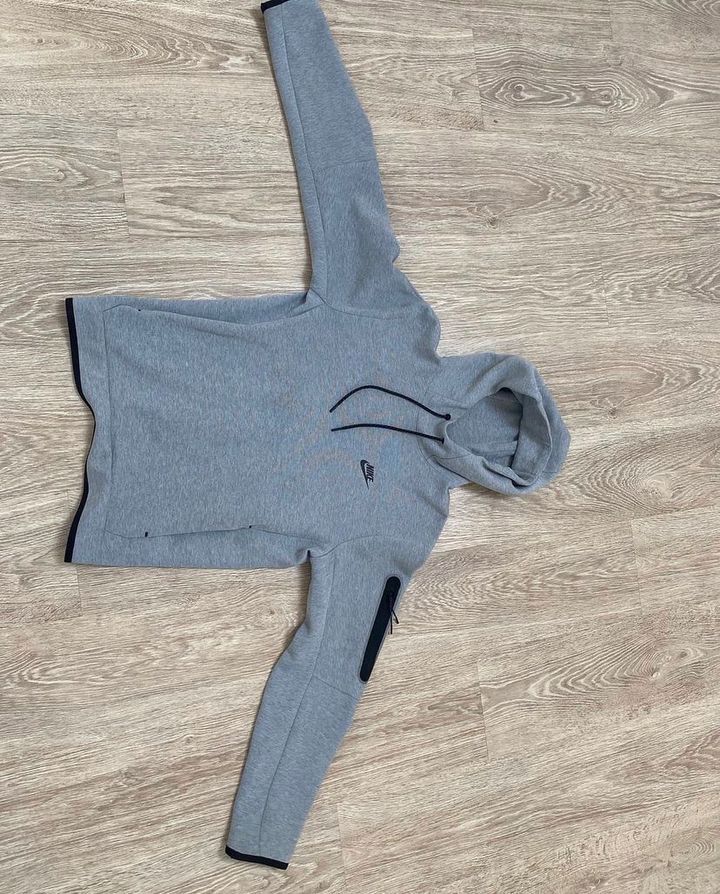 Tech fleece fără fermoar mărimea s