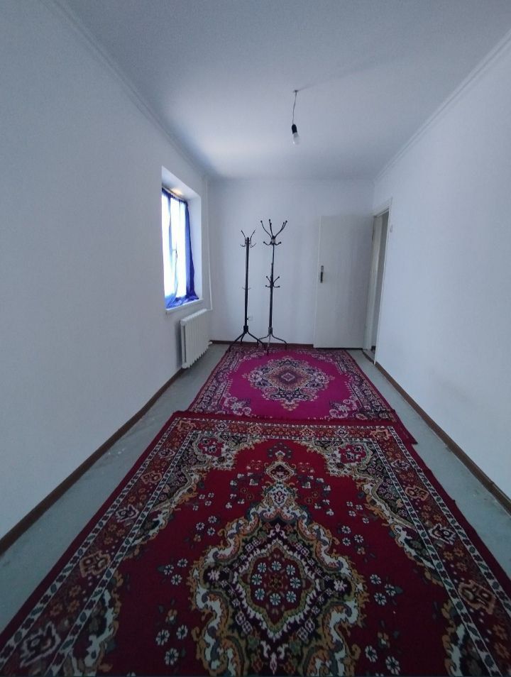 Kvartira 2 xonali yigitlarga sherikchilikga 1  kishi kerak