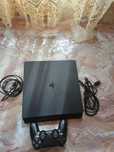 Vând ps4 slim 500 GB cu o maneta și cd-uri f