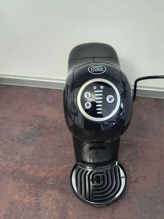 Продавам кафе машина Dolce gusto