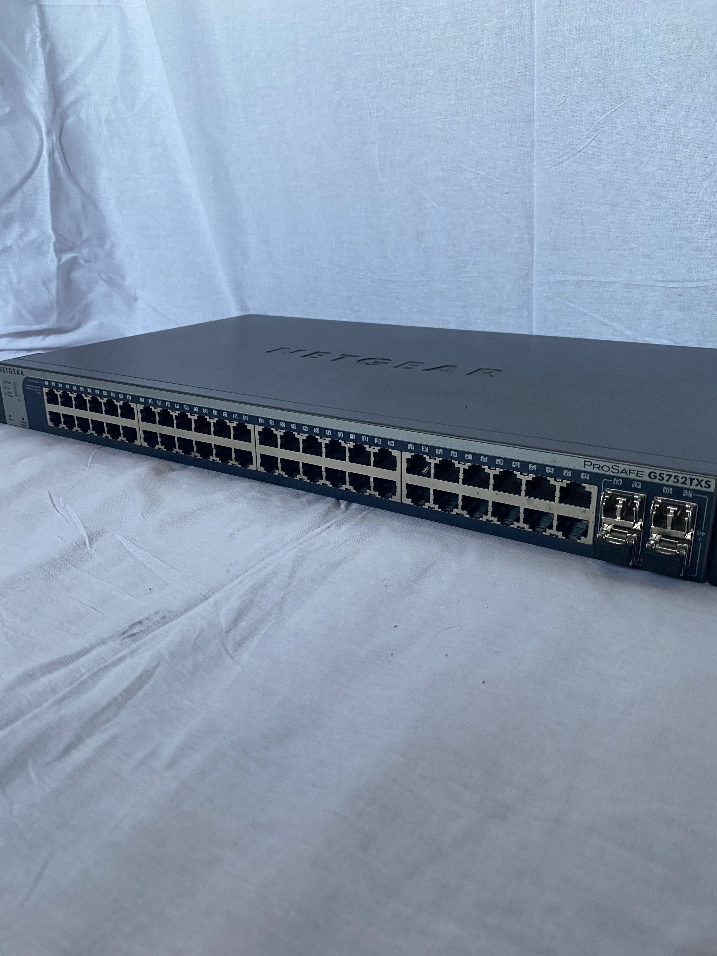 NETGEAR ProSafe 52-Port Gigabit Smart Switch с 10G uplinks GS752TXS.