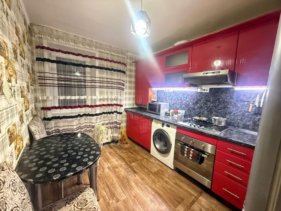 2х комнатная, НОВАЯ ПЛАНИРОВКА, район "Пирамиды "