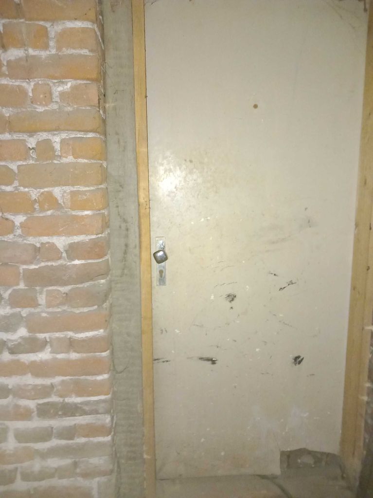 Продава се Етаж от къща в Кюстендил, Запад - 100 кв.м за 670 €/кв.м - Снимка #9