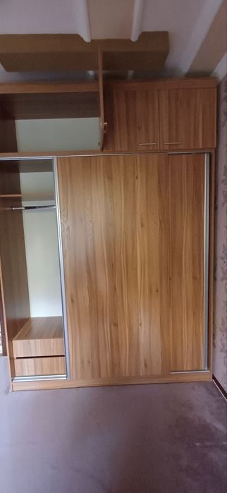 Шкаф сотилади  мдф дан килинган