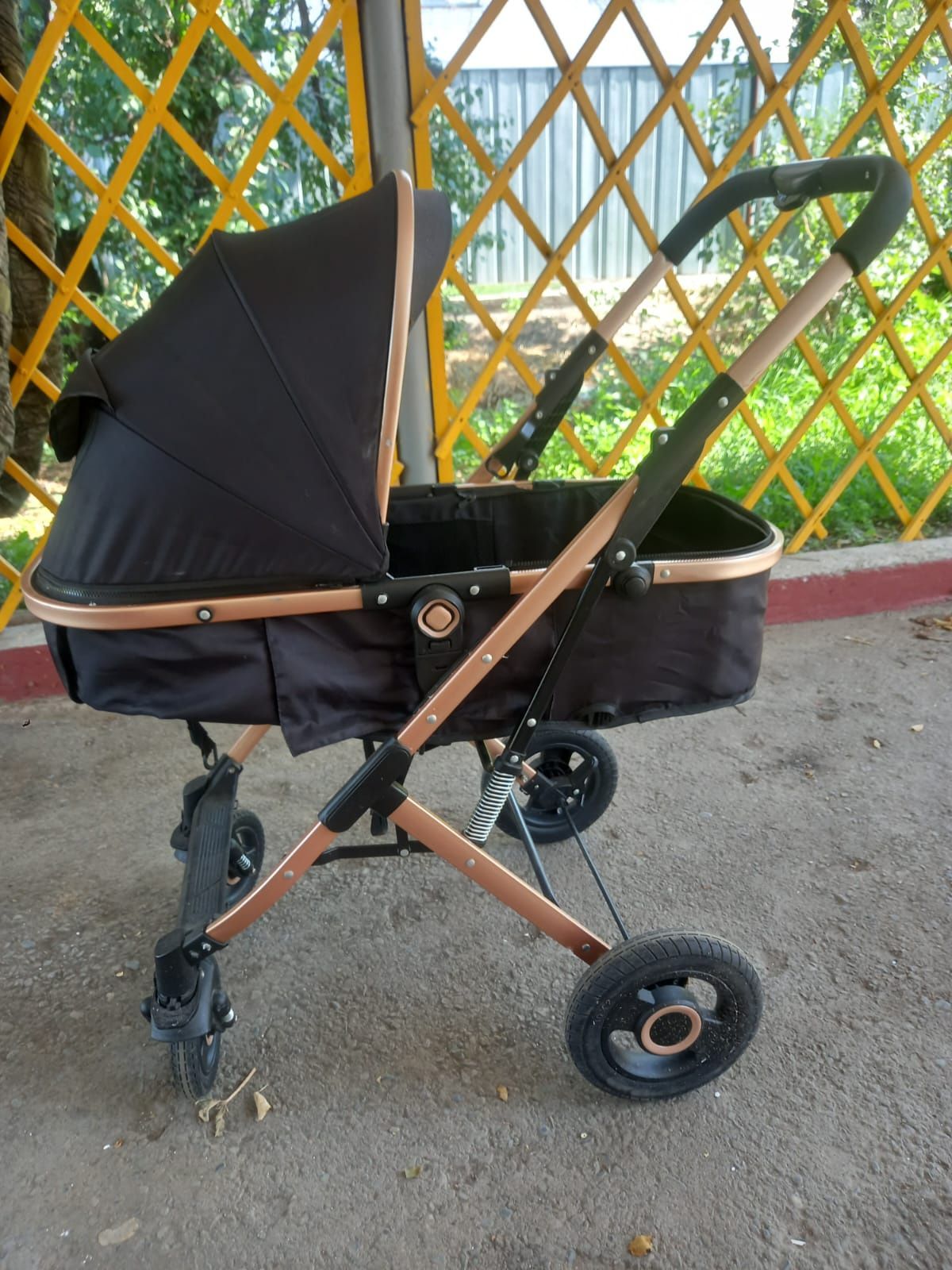 Срочна продам детскую каляску