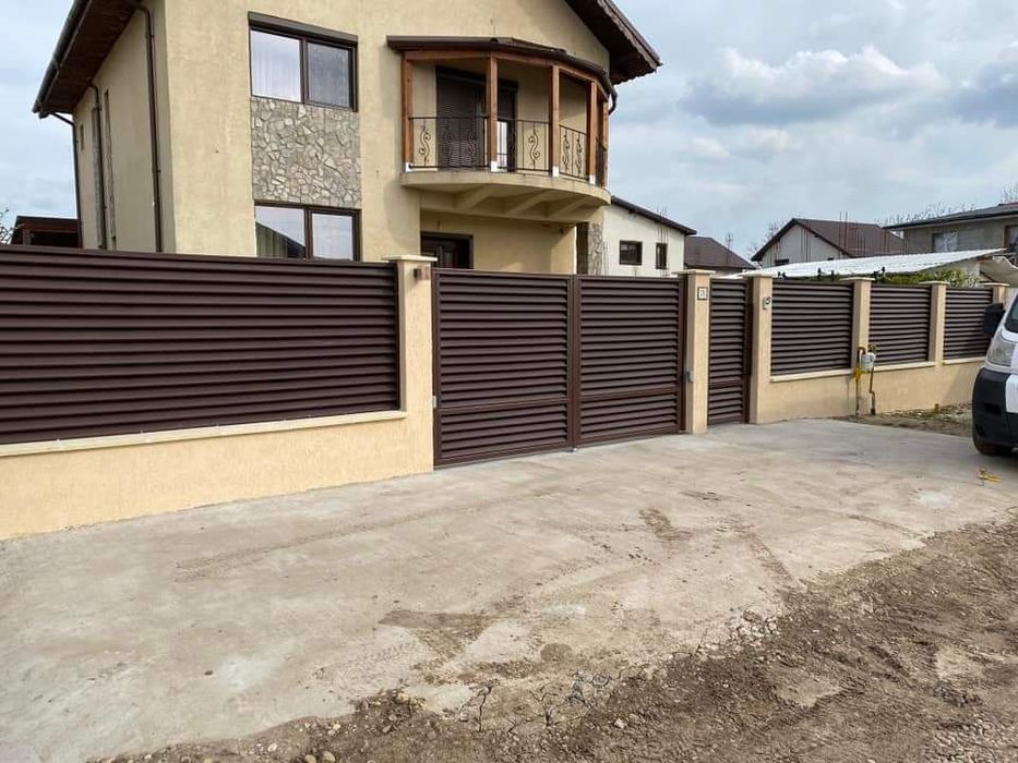 Construim garduri stil jaluzea șipcă metalică tablă cutată