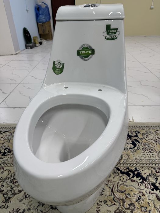 Унитаз новый белый