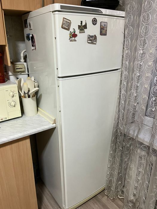 Холодильник двухкамерный