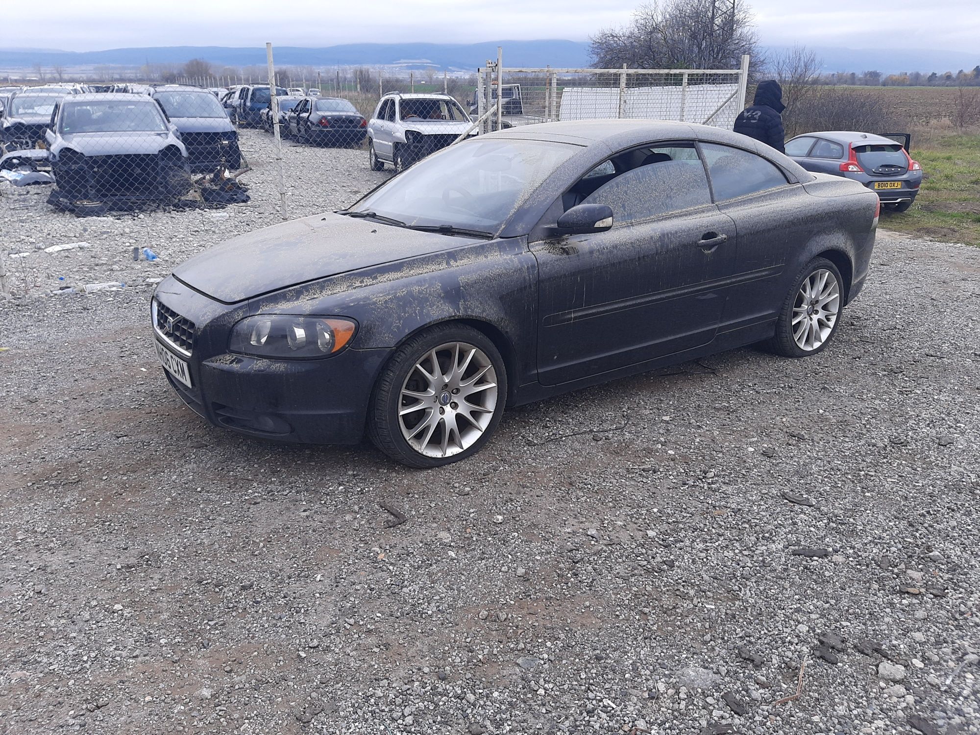 За части Volvo c70 2400 кубика бензин 2007 година