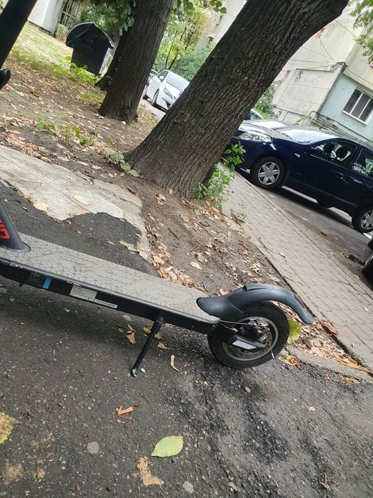 Vând trotineta Reid plus trotineta se prezintă ok fuge 27 30km h
