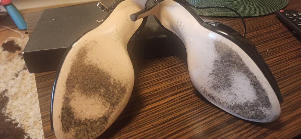 Pantofi din piele lăcuită